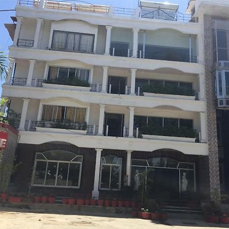Hotel Sheratone Mount Abu Dış mekan fotoğraf