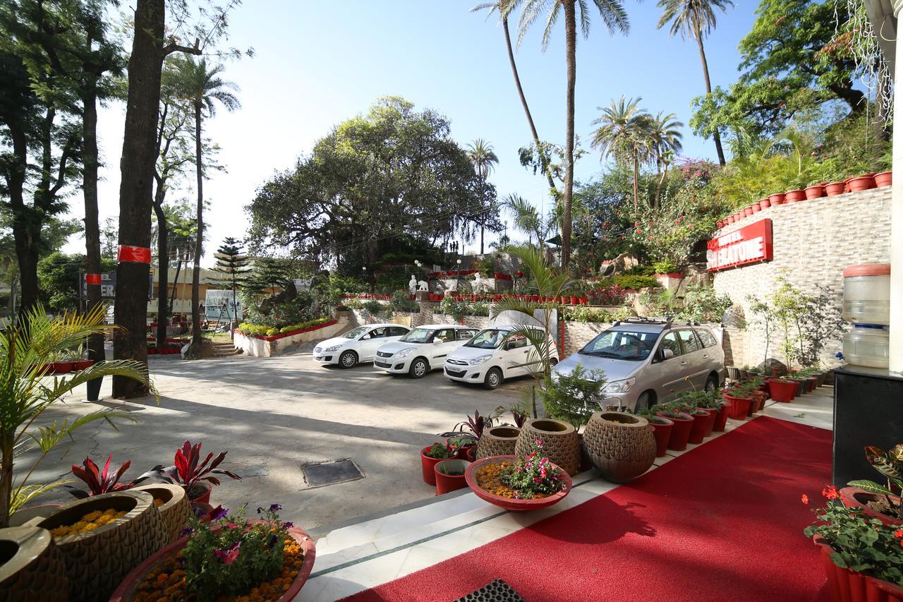 Hotel Sheratone Mount Abu Dış mekan fotoğraf