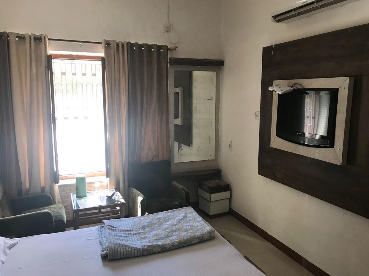 Hotel Sheratone Mount Abu Dış mekan fotoğraf